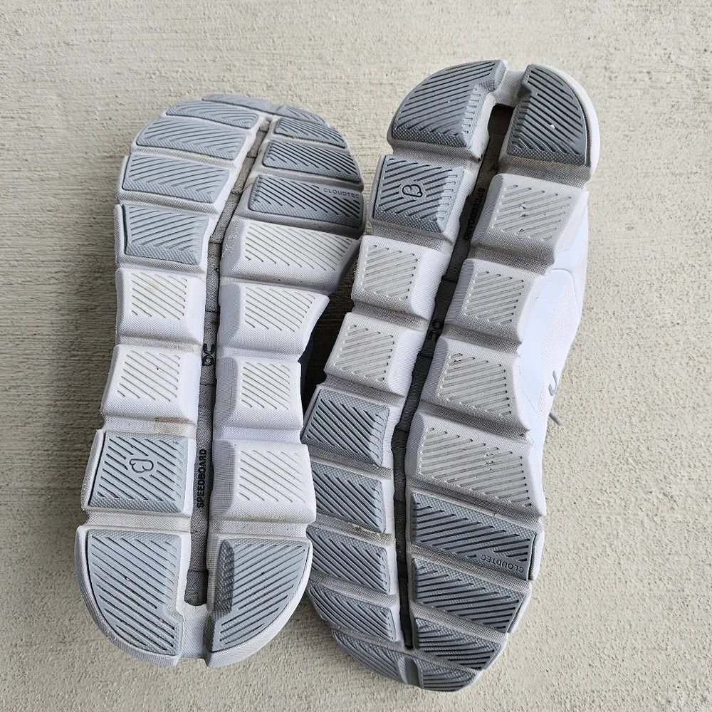 On Running Men's Athletic Shoes - Light Gray - Picture 4 of 8